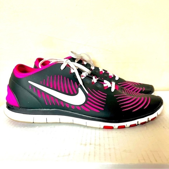 NIKE Women's Free Balanza Training Shoe black pink size 12 - Picture 1 of 9